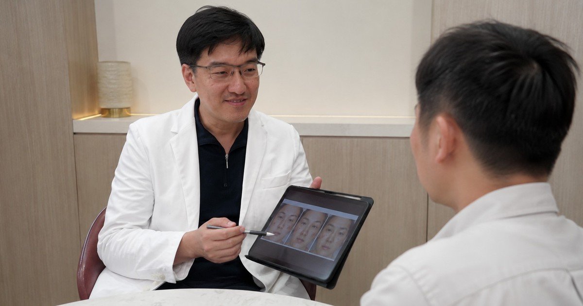 V臉療程施打過程中醫師與患者的互動，強調療程效果與注意事項